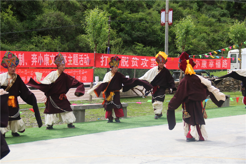 村民們排練.jpg 村民們排練.jpg