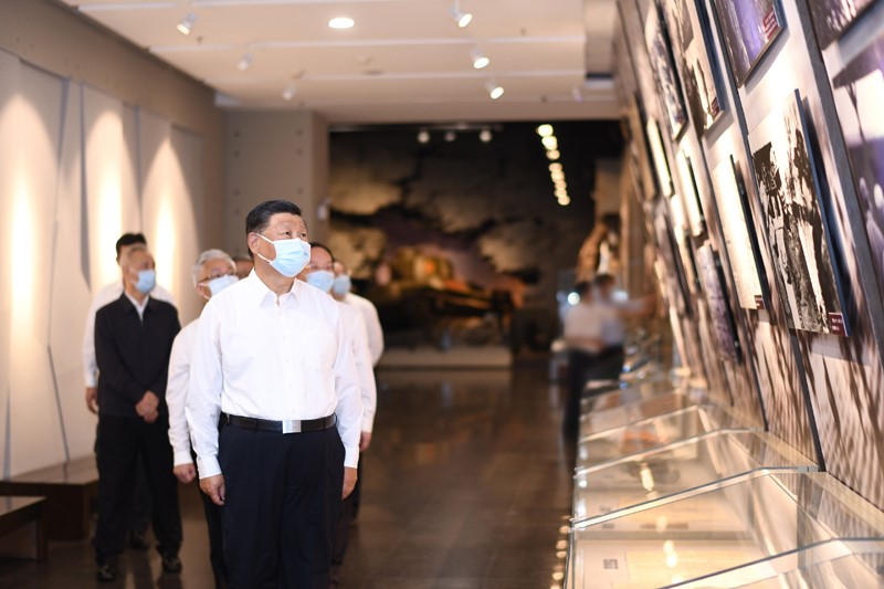 2022年8月16日至17日，中共中央總書記、國家主席、中央軍委主席習近平在遼寧考察。這是16日下午，習近平在錦州市考察遼沈戰(zhàn)役紀念館。 新華社記者 燕雁 攝